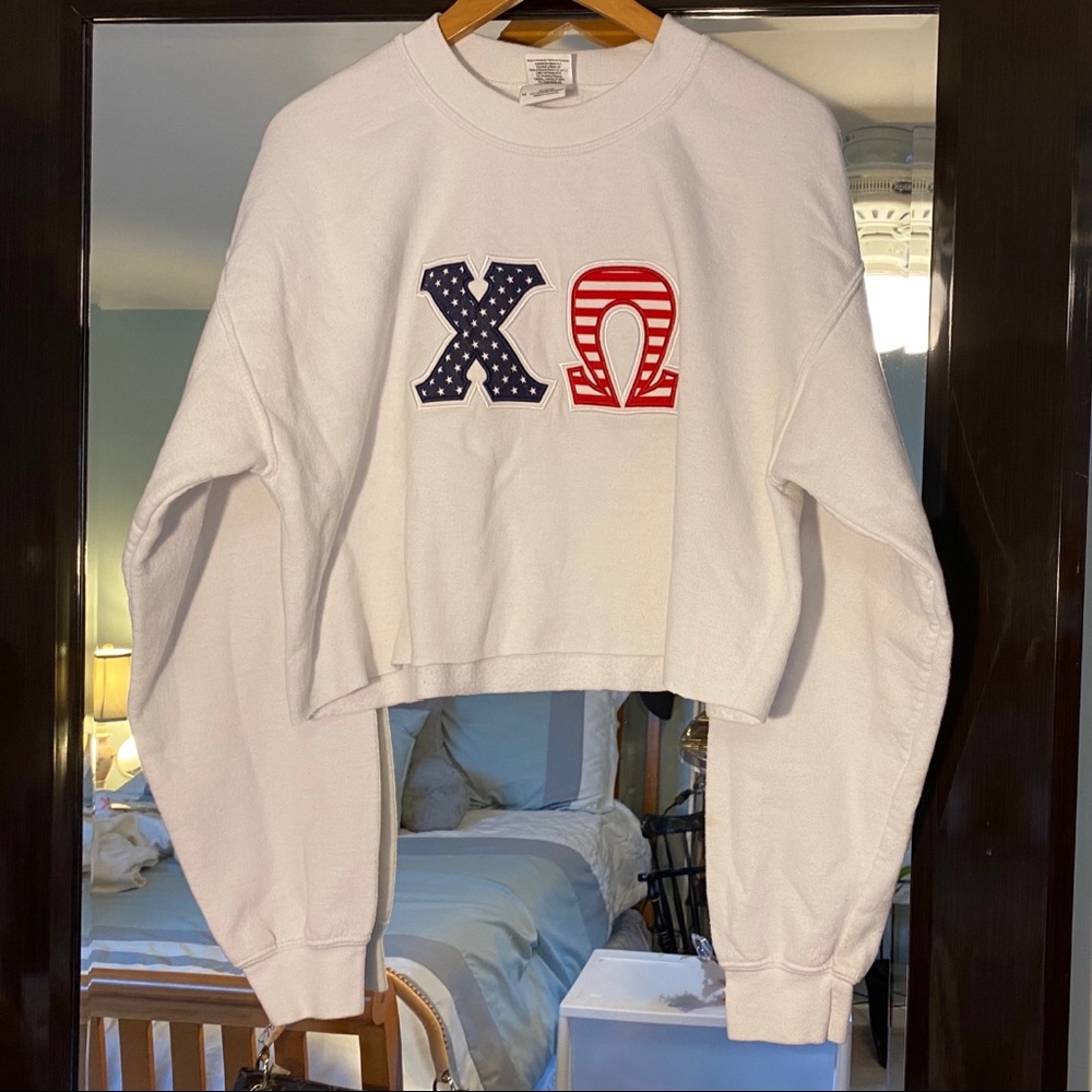 Chi Omega Crop crew neck